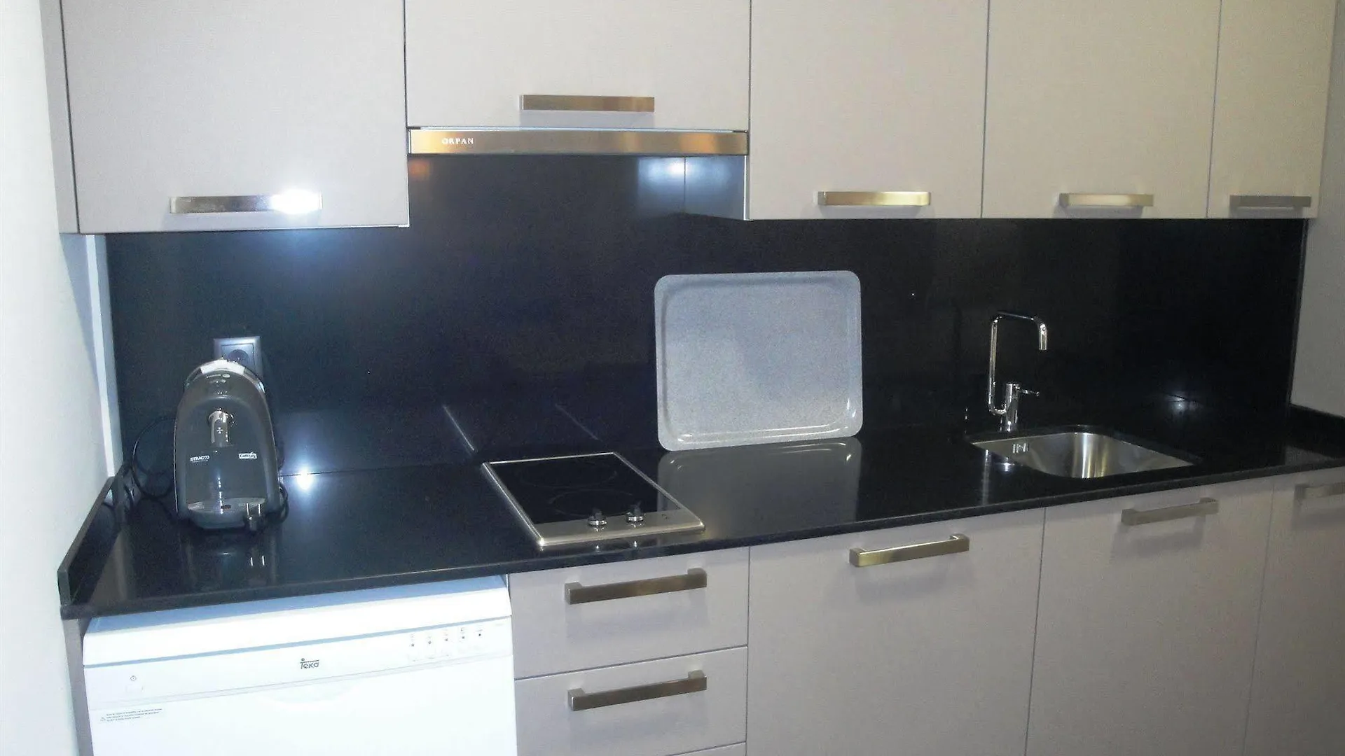 Apartament Pierre & Vacances Barcelona Sants 0*,